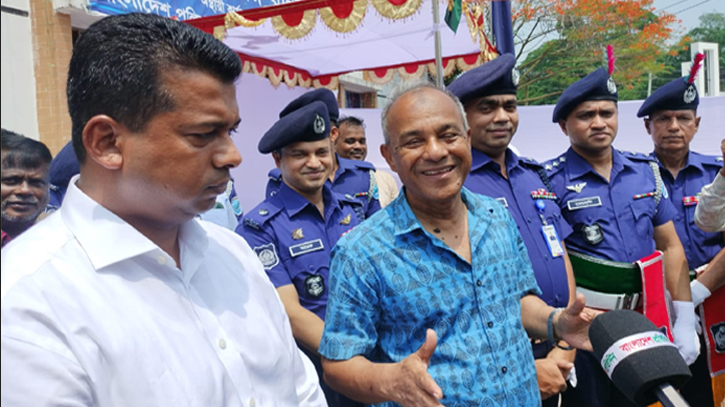 সাবেক রাষ্ট্রপতি হামিদ দোষী হলে শাস্তি পাবেন : স্বরাষ্ট্র উপদেষ্টা সাবেক রাষ্ট্রপতি হামিদ দোষী হলে শাস্তি পাবেন : স্বরাষ্ট্র উপদেষ্টা