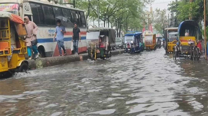 বৃষ্টিতে বিপন্ন নারায়ণগঞ্জ শহর বৃষ্টিতে বিপন্ন নারায়ণগঞ্জ শহর